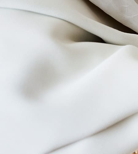 白度の高いきれいな色味  ドレープカーテン