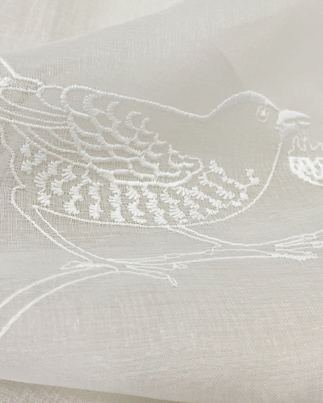 川島織物セルコン｜レース 飛び柄刺繍